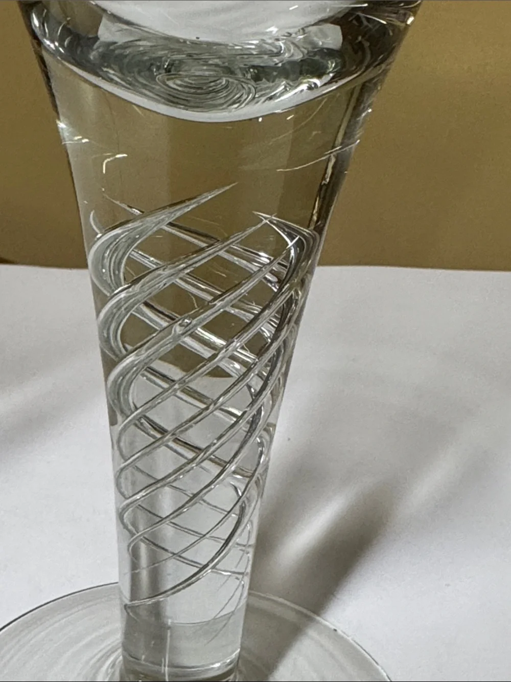 Met Metropolitan Museum Air Twist Stem Wine Glass Reproductions 8.5” tall set 2